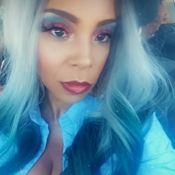 Meet your Posher, Shanay - Picture 9 of 10